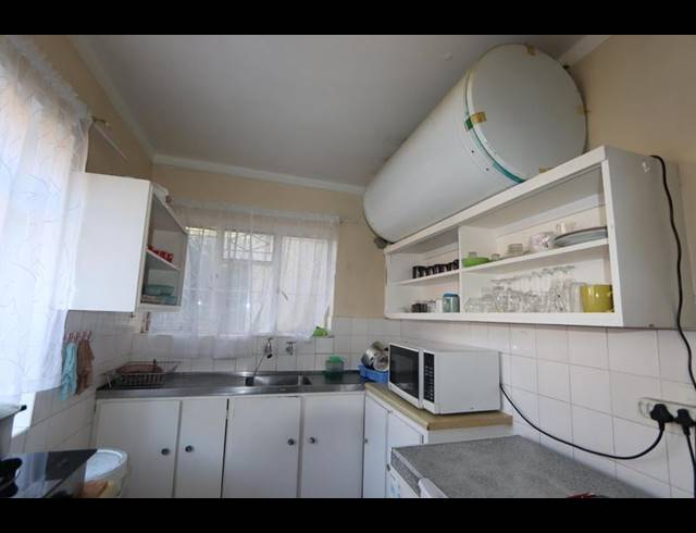 2 BEDROOM APARTMENT FOR SALE IN WYNBERG UPPER